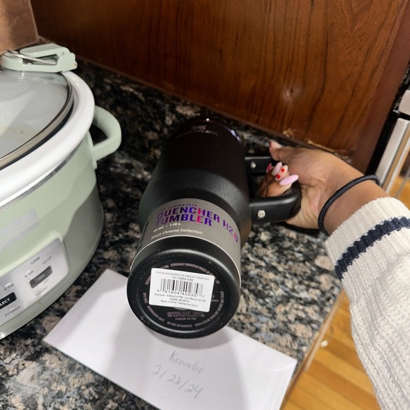 Stanley 40oz Black Chroma - Picture 2 of 2